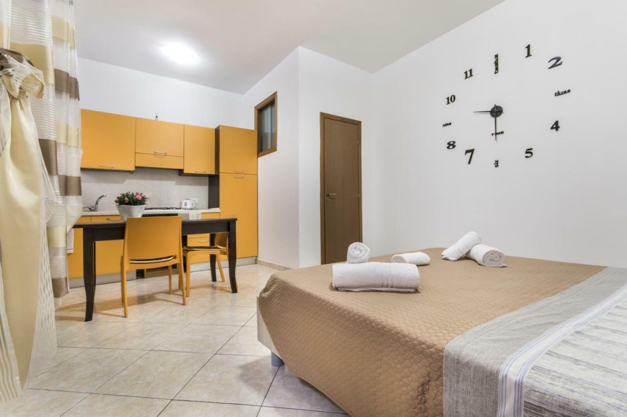 In Centro Rooms Vicino Cefalu Self-Chek-In Campofelice Di Roccella Exteriér fotografie
