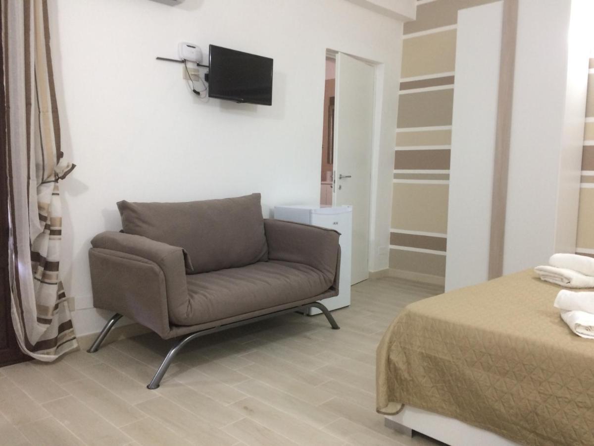 In Centro Rooms Vicino Cefalu Self-Chek-In Campofelice Di Roccella Exteriér fotografie
